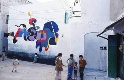 Mural by Miloud Labied at Asilah Cultural Festival (1978). © M. Melehi archives/estate. Photo: M. Melehi.