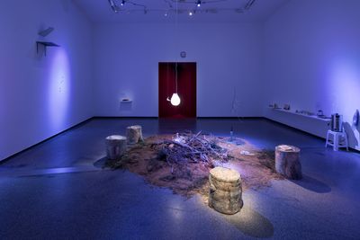 Laure Prouvost, Gathering Ho Ma, The glaneuse (2023). Mixed media installation with DMX light and sound, glass objects, sand. Dimensions variable. ****Exhibition view: Oui Move In You, Australian Centre for Contemporary Art, Melbourne (23 March–10 June 2024).