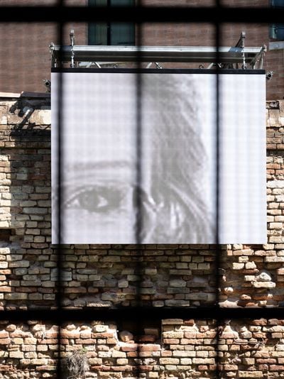 Hildigunnur Birgisdóttir, Approx. 7% (2024). LED screen, live feed from a digital billboard in Reykjavík. Exhibition view: Iceland Pavilion, 60th Venice Biennale (20 April–24 November 2024). Photo: Ugo Carmeni.