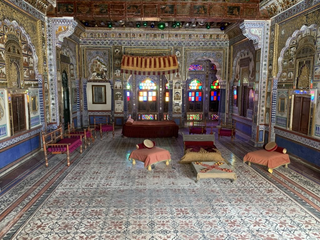 An elaborately decorated chamber in the Jodhpur Palace in Rajasthan, India. 