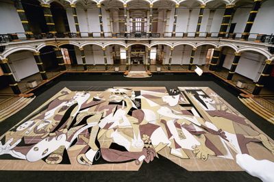 Lee Mingwei, Guernica in Sand (2006–present). Installation view of the exhibition Lee Mingwei: Li, Gifts and Rituals, Gropius Bau, Berlin. 2020.