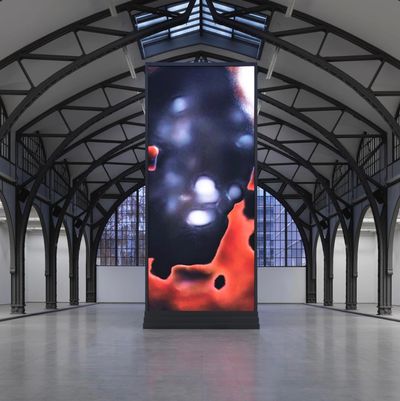 Exhibition view: Sandra Mujinga, IBMSWR: I Build My Skin with Rocks, Hamburger Bahnhof – Nationalgalerie der Gegenwart (9 December 2022–1 May 2023).